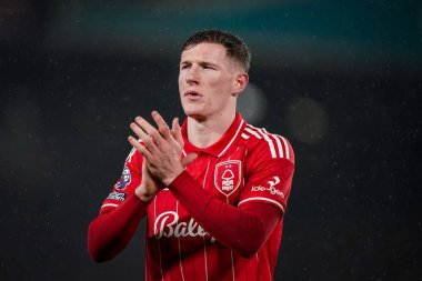 Nottingham Ormanı 'ndan Elliot Anderson Premier League maçı sırasında Leeds United - Nottingham Forest maçı sırasında Leeds Road, Leeds, İngiltere' de oynandı.