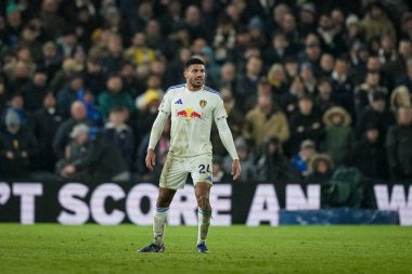 Leeds United takımının James Justin 'i Premier League maçında Leeds United - Nottingham Forest maçı sırasında Elland Road, Leeds, İngiltere' de oynandı.