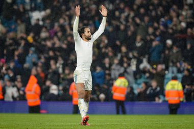 Leeds United takımından Dominic Calvert-Lewin, Premier Lig maçında Leeds United ve Nottingham Forest maçını 6 Şubat 2026 'da Leeds, İngiltere' de kutluyor ve alkışlıyor.