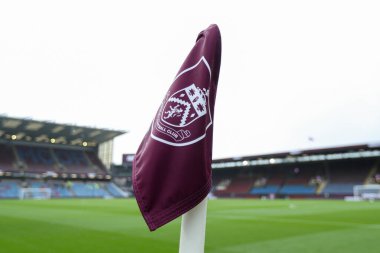 Burnley köşe bayrağı Premier Lig karşılaşması öncesinde Burnley - West Ham United - Turf Moor, Burnley, İngiltere - 07 Şubat 2026