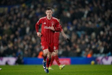 Nottingham Ormanı 'ndan Elliot Anderson Premier League maçı sırasında Leeds United - Nottingham Forest maçı sırasında Leeds Road, Leeds, İngiltere' de oynandı.