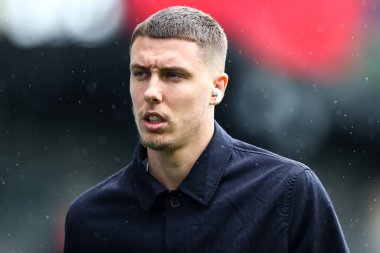 Burnley 'den Maxime Esteve, İngiltere' nin Burnley kentindeki Turf Moor 'da oynanan Premier League karşılaşması öncesinde geldi.