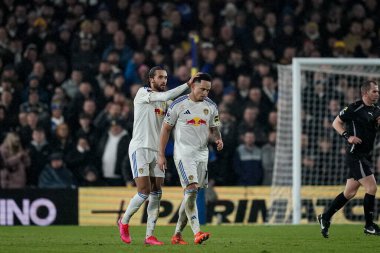 Leeds United takımından Noah Okafor, Premier League maçında Leeds United 'ın Nottingham Forest' a karşı oynadığı Elland Road, Leeds, İngiltere 'de 06 Şubat 2026' da oynanan maçta Dominic Calvert-Lewin ile 2-0 'lık galibiyet golünü kutluyor.