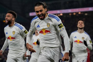 Leeds United takımından Dominic Calvert-Lewin, Premier League maçı Leeds United - Nottingham Forest maçında 6 Şubat 2026 tarihinde İngiltere 'nin Leeds şehrinde oynanan maçta 3-0' lık galibiyet golünü kutluyor.