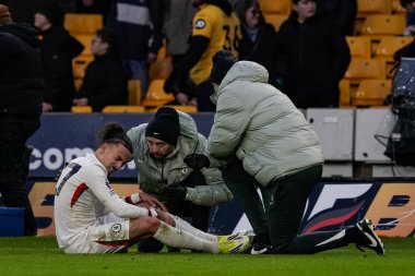 Chelsea 'li Malo Gusto, 7 Şubat 2026 tarihinde İngiltere' nin Molineux kentinde oynanan Premier Lig karşılaşmasında Wolverhampton Wanderers ile Chelsea maçında tedavi gördü.