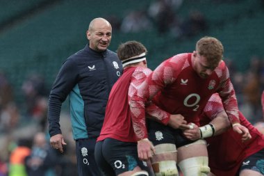 İngiltere teknik direktörü Steve Borthwick, Guinness Altı Milletler 2026 karşılaşmasında İngiltere 'ye karşı Galler maçında 7 Şubat 2026' da Twickenham, İngiltere 'deki Allianz Stadyumu' nda ısındı.