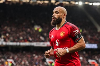 Manchester United 'ın Manchester United ile Tottenham Hotspur arasındaki Premier League maçında Bryan Mbeumo, Old Trafford, Manchester, İngiltere' de 07 Şubat 2026 tarihinde karşı karşıya geldi.
