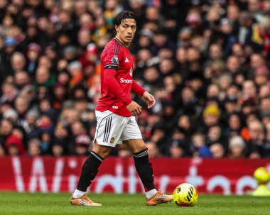 Manchester United ile Tottenham Hotspur arasında oynanan Premier League maçında Manchester United 'dan Lisandro Martinez, Old Trafford, Manchester, İngiltere' de 07 Şubat 2026 tarihinde karşı karşıya geldi.