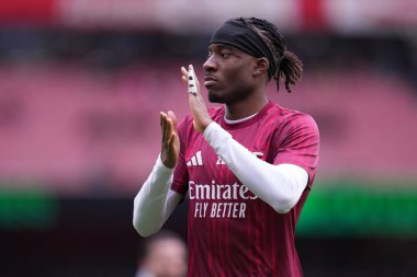 Arsenal takımından Noni Madueke, 7 Şubat 2026 tarihinde İngiltere 'nin Emirates kentinde oynanan Premier League karşılaşmasında ısınma turunda Arsenal ile Sunderland karşı karşıya geldi.