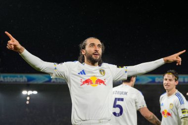 Leeds United takımından Dominic Calvert-Lewin, Premier League maçı Leeds United - Nottingham Forest maçında 6 Şubat 2026 tarihinde İngiltere 'nin Leeds şehrinde oynanan maçta 3-0' lık galibiyet golünü kutluyor.