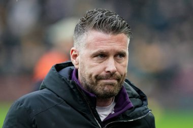 Wolverhampton Wanderers 'ın teknik direktörü Rob Edwards Premier League maçında Wolverhampton Wanderers Chelsea' ye karşı Molineux, Wolverhampton, İngiltere