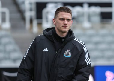 Newcastle United takımından Sven Botman, İngiltere 'nin Newcastle kentindeki St. James' s Park 'ta oynanan Premier League karşılaşması öncesinde geldi.