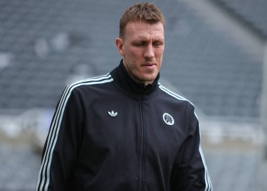 Newcastle United 'dan Dan Burn, İngiltere' nin Newcastle kentindeki St. James 's Park' ta oynanan Premier League karşılaşması öncesinde geldi.