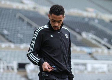 Newcastle United takımından Joe Willock, İngiltere 'nin Newcastle kentindeki St. James' s Park 'ta oynanan Premier League karşılaşması öncesinde geldi.