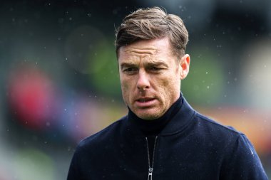 Burnley 'nin Scott Parker teknik direktörü, 7 Şubat 2026 tarihinde Burnley-West Ham United Premier Lig karşılaşması öncesinde İngiltere' nin Burnley kentindeki Turf Moor maçına geldi.