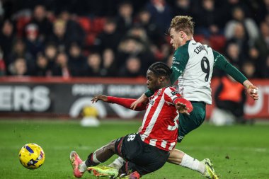Middlesbrough 'dan Tommy Conway, Sheffield United' dan Femi Seriki ile girdiği bir çarpışma sonucu 0-1 'lik skorla skor yaptı ve Bramall Lane' de Sheffield United 'ın Middlesbrough' a karşı oynadığı Gökyüzü İddia Şampiyonası maçında topu kaleye fırlattı.