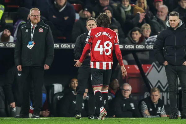 Sheffield United takımından Joe Rothwell, 9 Şubat 2026 'da İngiltere' nin Sheffield Lane kentinde oynanan ve Sheffield United 'ın Middlesbrough' a karşı oynadığı Gökyüzü İddia Şampiyonası maçında kırmızı kart aldıktan sonra sahadan ayrıldı.