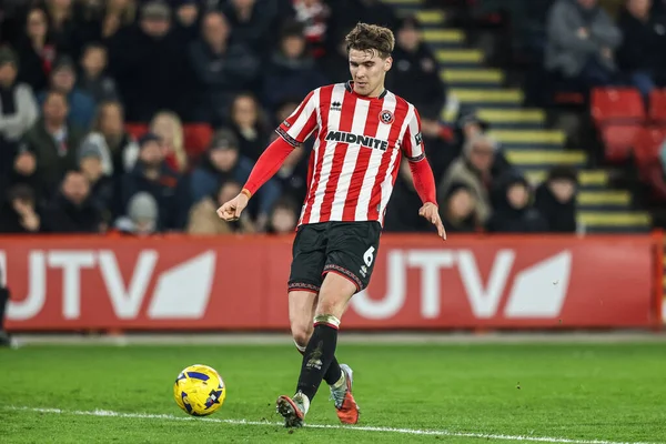 Sheffield United 'tan Tyler Bindon, Sheffield Lane, Sheffield, Birleşik Krallık' ta oynanan Sky Bet Şampiyonası maçında Sheffield United 'a pas verdi.