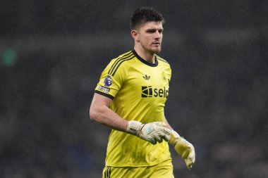 Newcastle United takımından Nick Pope, Tottenham Hotspur 'a karşı Newcastle maçında 10 Şubat 2026 tarihinde Londra' daki Tottenham Hotspur Stadyumu 'nda berabere kaldı.