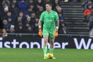Everton kalecisi Jordan Pickford Premier League maçında topla birlikte 10 Şubat 2026 tarihinde Liverpool 'daki Hill Dickinson Stadyumu' nda Everton ve Bournemouth karşı karşıya geldi.