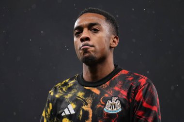 Newcastle United takımından Joe Willock, 10 Şubat 2026 tarihinde İngiltere 'nin başkenti Londra' daki Tottenham Hotspur Stadyumu 'nda oynanan Premier League maçında ısınmaya başladı.