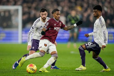 West Ham United takımından Crysencio Summerville, Manchester United takımından Amad Diallo ve Manchester United takımından Bruno Fernandes tarafından 10 Şubat 'ta Londra, İngiltere' deki Londra Stadyumu 'nda oynanan Premier League maçında temsil edildi.
