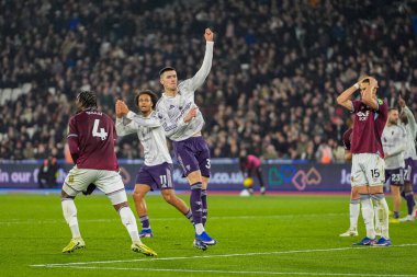 Manchester United takımından Benjamin Sesko, 10 Şubat 2026 tarihinde İngiltere 'nin Londra Stadyumu' nda oynanan Premier League maçında West Ham United ile Manchester United maçında 1-1 kazanma golünü kutluyor.