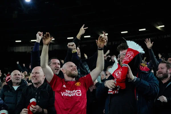 Manchester United taraftarları, 10 Şubat 2026 tarihinde Londra 'daki Londra Stadyumu' nda oynanan Premier League maçı West Ham United ve Manchester United maçında Benjamin Sesko 'yu 1-1 yenerek gol attılar.