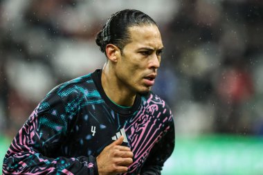 Liverpool 'dan Virgil van Dijk, 11 Şubat 2026' da İngiltere 'nin Sunderland kentinde oynanan Premier League karşılaşmasında Lig öncesi ısınma maçında Sunderland-Liverpool maçı sırasında