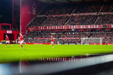 İngiltere 'nin Nottingham şehrinde 11 Şubat 2026' da oynanan Premier League maçında Nottingham Forest, Wolverhampton Wanderers 'a karşı oynadığı maçı gösteren bir görüntü.