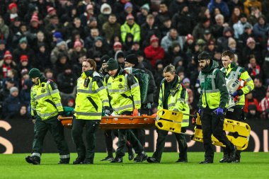 Liverpool 'dan Wataru Endo, 11 Şubat 2026' da İngiltere 'nin Sunderland kentinde oynanan Premier League maçı sırasında Liverpool' a karşı Liverpool Stadyumu 'nda uzatıldı.