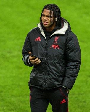 Liverpool 'dan Jeremie Frimpong, 11 Şubat 2026' da İngiltere 'nin Sunderland-Liverpool Stadyumu' nda oynanan Premier League maçı sırasında geldi.