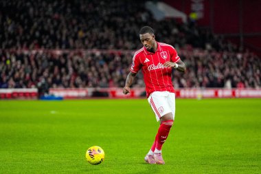 Nottingham Ormanı 'ndan Callum Hudson-Odoi, Nottingham Forest ile Wolverhampton Wanderers arasındaki Premier League maçında topu kontrol ediyor.