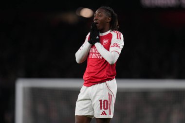 Arsenal takımından Eberechi Eze, 15 Şubat 2026 tarihinde Birleşik Krallık 'ın Emirates kentinde oynanan 4.
