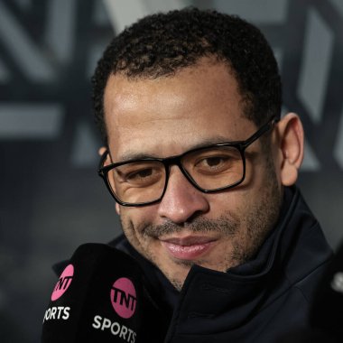 Liam Rosenior 'ın Chelsea teknik direktörü 13 Şubat 2026 tarihinde İngiltere' nin Hull şehrindeki MKM Stadyumu 'nda oynanan 4.
