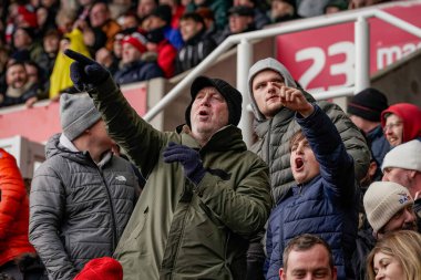 Stoke taraftarları Stoke City 'den Tomas Rigo' nun 15 Şubat 2026 'da Birleşik Krallık' ın başkenti Bet365 Stadyumu 'nda oynanan 4.