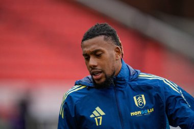 Maç öncesi ısınma oturumunda Fulham 'dan Alex Iwobi, 15 Şubat 2026 tarihinde Birleşik Krallık' ın Bet365 Stadyumu 'nda oynanan 4.