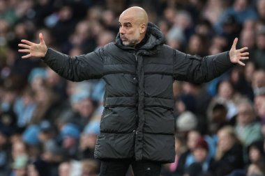Manchester City teknik direktörü Pep Guardiola, 14 Şubat 2026 tarihinde İngiltere 'nin Etihad Stadyumu' nda oynanan 4.