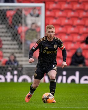 Fulham 'dan Harrison Reed, 15 Şubat 2026 tarihinde Birleşik Krallık' ın Trent kentindeki Stoke On Trent Stadyumu 'nda oynanan 4.