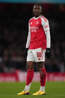 Arsenal takımından Eberechi Eze, 15 Şubat 2026 tarihinde Birleşik Krallık 'ın Emirates kentinde oynanan 4.
