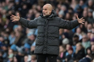 Manchester City teknik direktörü Pep Guardiola, 14 Şubat 2026 tarihinde İngiltere 'nin Etihad Stadyumu' nda oynanan 4.