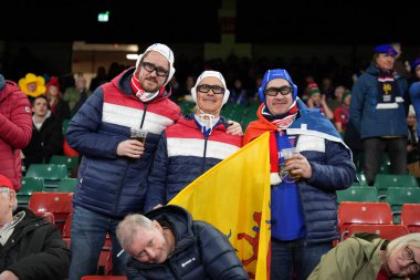 Fransız taraftarlar Guinness Altı Milletler Kupası sırasında Prince, Cardiff, İngiltere 'de Galler ve Fransa maçını izlediler.