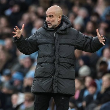 Manchester City teknik direktörü Pep Guardiola, 14 Şubat 2026 tarihinde İngiltere 'nin Etihad Stadyumu' nda oynanan 4.
