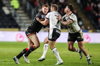 Bradford Bulls 'dan Dan Russell, 14 Şubat 2026' da İngiltere 'nin Hull şehrinde oynanan Betfred Süper Lig karşılaşmasında Hull FC' nin Bradford Bulls 'a karşı oynadığı maçta Hull FC' den Aidan Sezer tarafından yenildi.