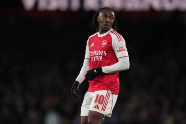 Arsenal takımından Eberechi Eze, 15 Şubat 2026 tarihinde Birleşik Krallık 'ın Emirates kentinde oynanan 4.