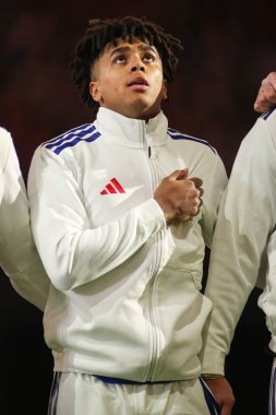 Fransız Theo Attissogbe, 15 Şubat 2026 'da İngiltere' nin Cardiff kentindeki Principality Stadyumu 'nda oynanan Galler-Fransa maçında milli marşı seslendirdi.