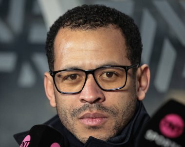 Liam Rosenior 'ın Chelsea teknik direktörü 13 Şubat 2026 tarihinde İngiltere' nin Hull şehrindeki MKM Stadyumu 'nda oynanan 4.