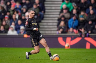 Fulham 'dan Antonee Robinson, 15 Şubat 2026 tarihinde Birleşik Krallık' ın Trent kentindeki Bet365 Stadyumu 'nda oynanan 4.