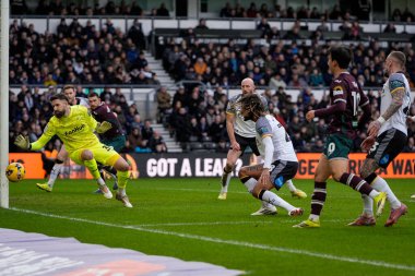 Swansea City 'den Eom Ji-Sung, 14 Şubat 2026' da İngiltere 'nin Derby şehrindeki Pride Park Stadyumu' nda oynanan Derby County - Swansea City maçında gol ve ıskalama maçında şut çekti.