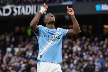 Manchester City 'den Marc Guehi, 14 Şubat 2026 tarihinde İngiltere' nin Etihad Stadyumu 'nda oynanan 4.